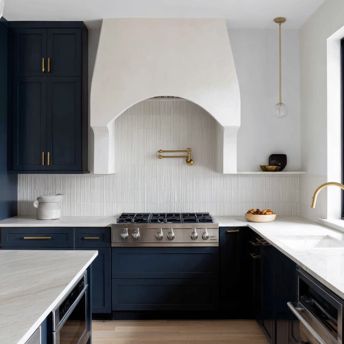 Microcement kitchen with arched ceiling